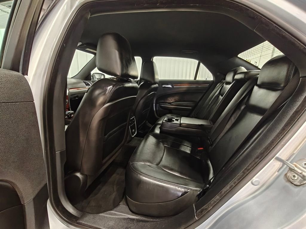 Used 2013 Chrysler 300 w/ Driver Convenience Group image 25