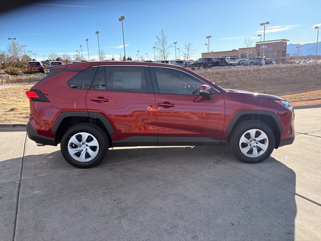 Used 2025 Toyota RAV4 LE image 8