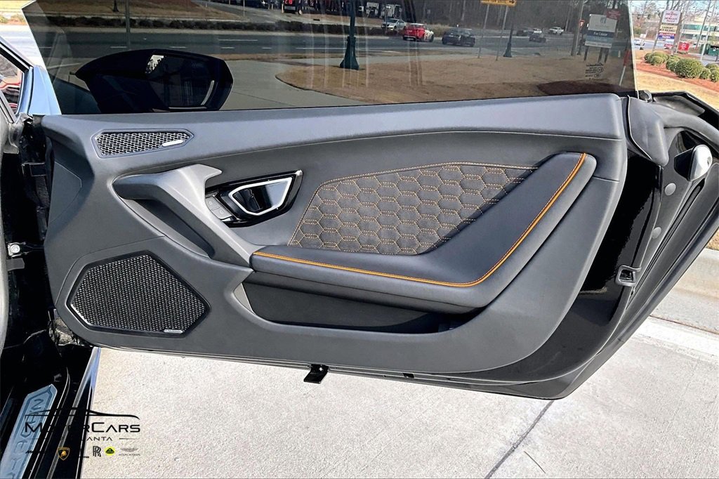 Used 2020 Lamborghini Huracan EVO image 21