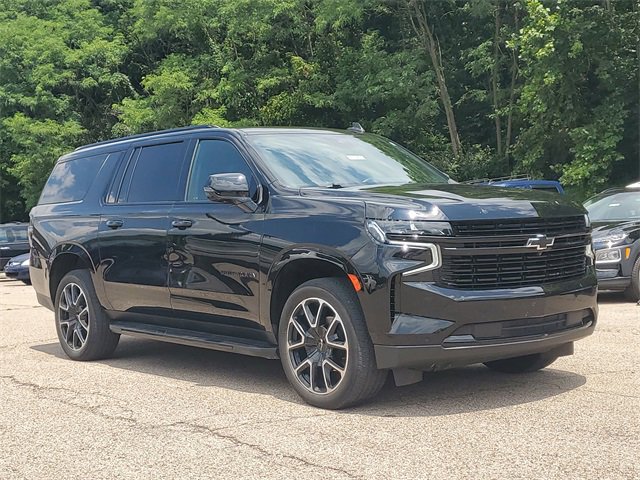 Used 2023 Chevrolet Suburban RST w/ Luxury Package image 6