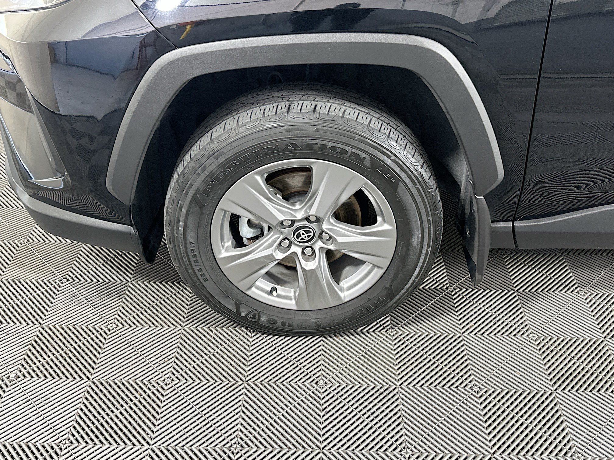 Used 2024 Toyota RAV4 XLE FWD image 11