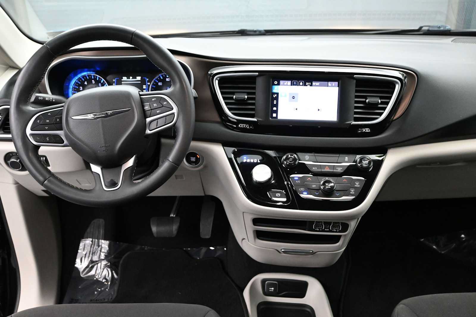 Used 2024 Chrysler Voyager LX FWD image 18