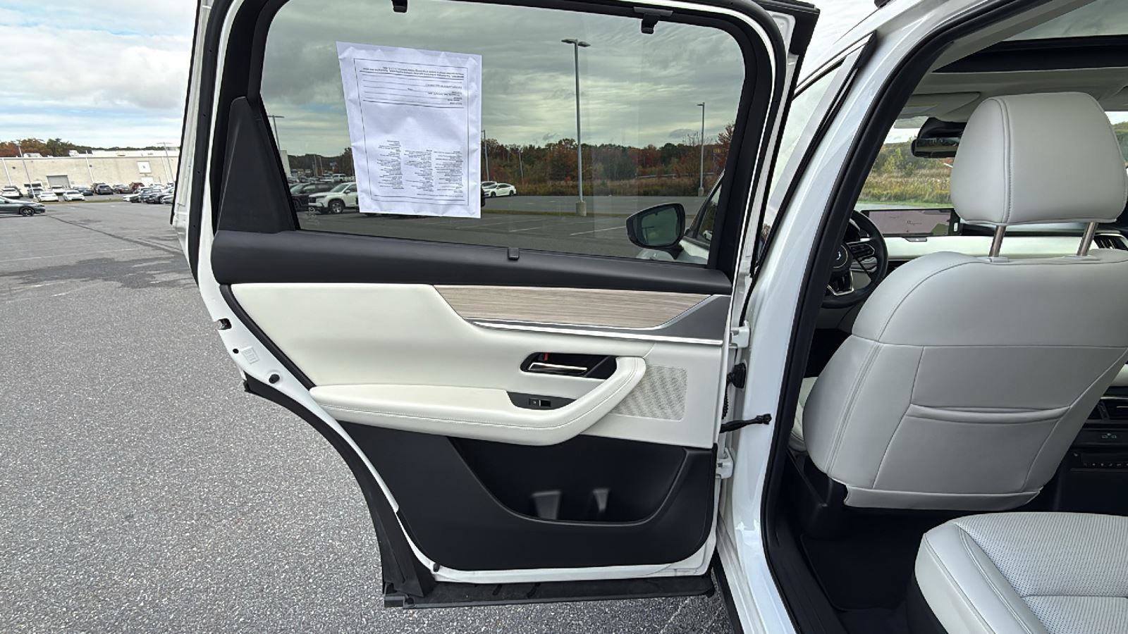 Certified 2024 MAZDA CX-90 3.3 Turbo w/ Premium Plus Pkg image 24