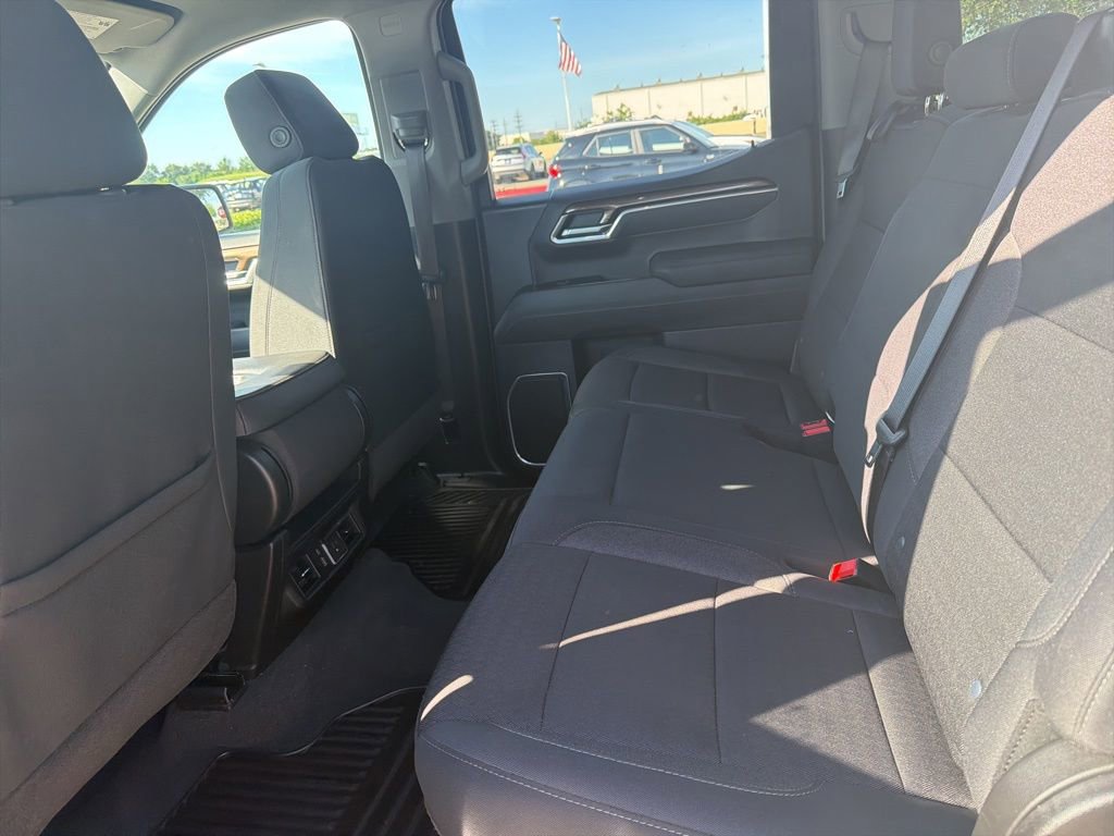 Used 2026 Chevrolet Silverado 1500 LT AWD/4WD image 3