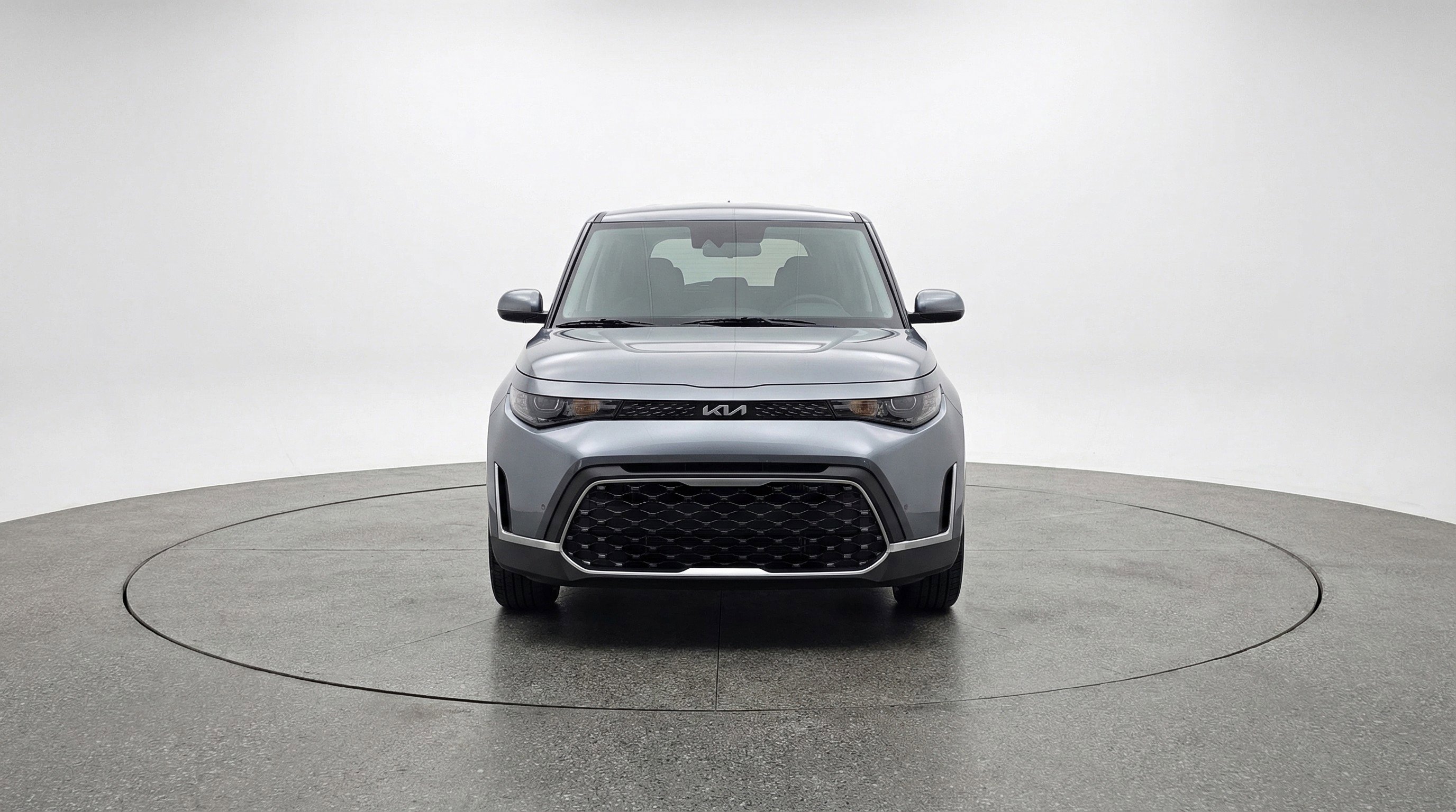 Used 2025 Kia Soul LX w/ LX Technology Package FWD image 2