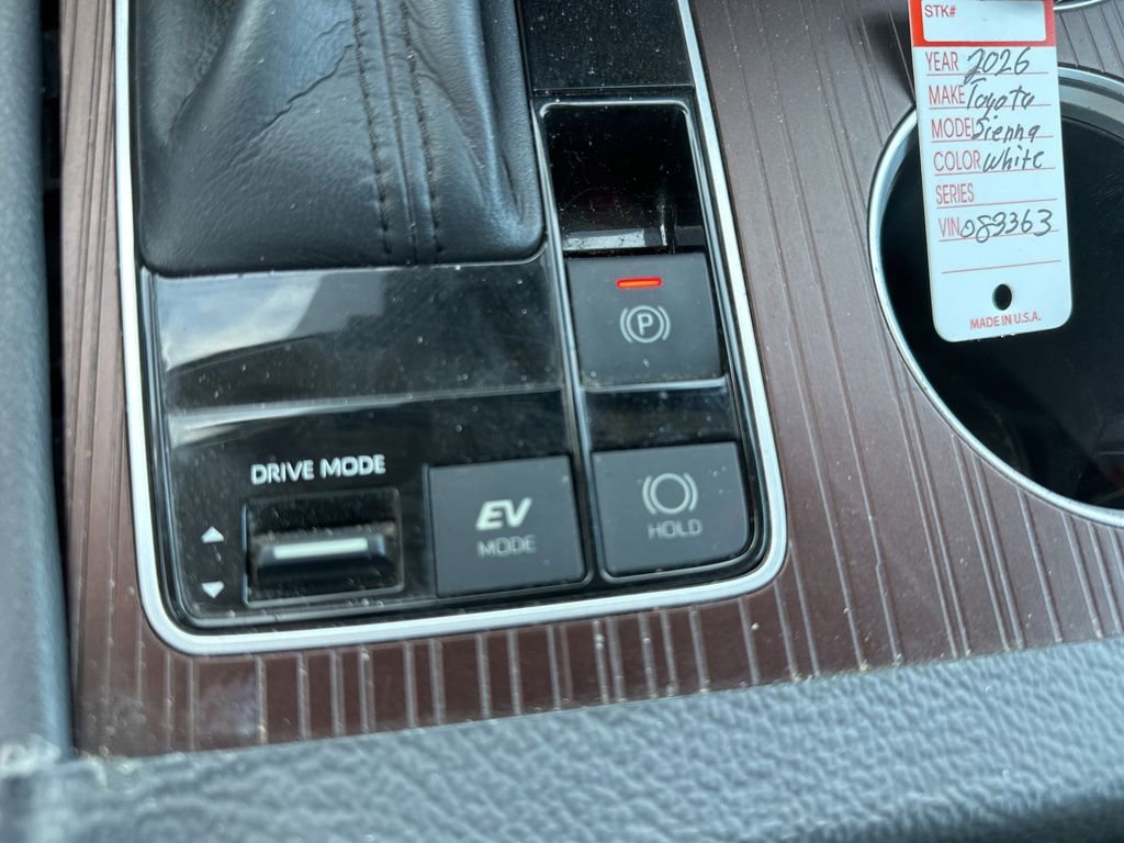 Used 2022 Toyota Sienna LE image 18