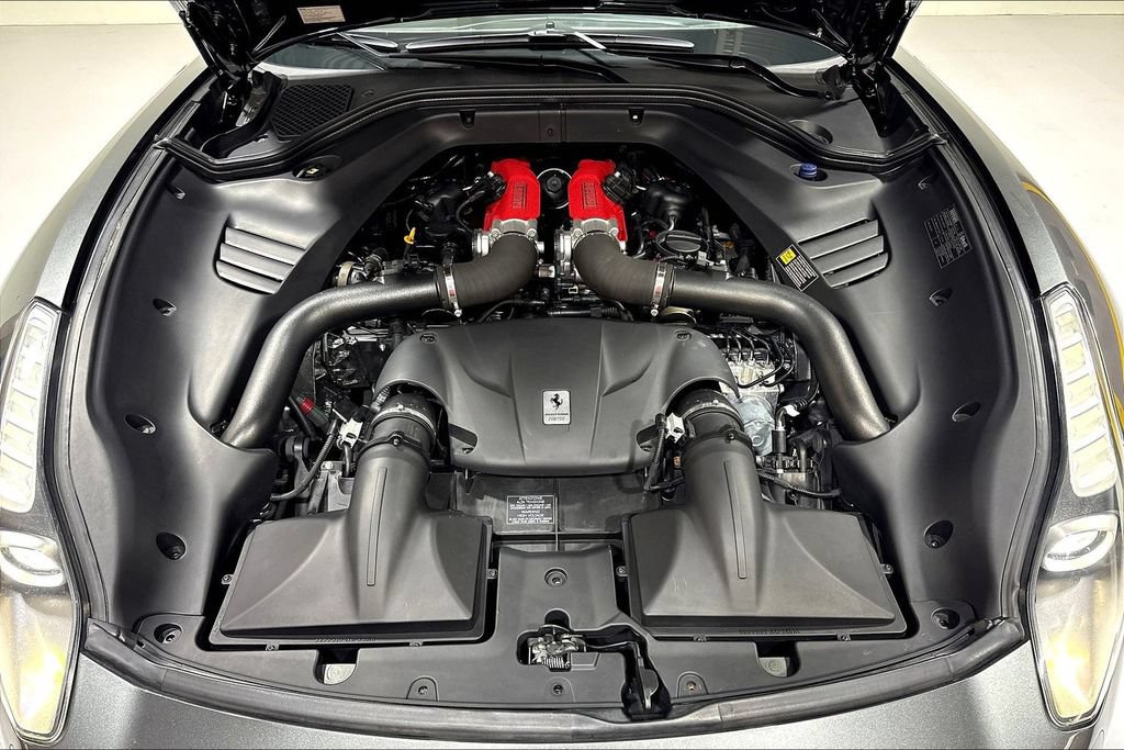 Used 2015 Ferrari California T RWD image 25