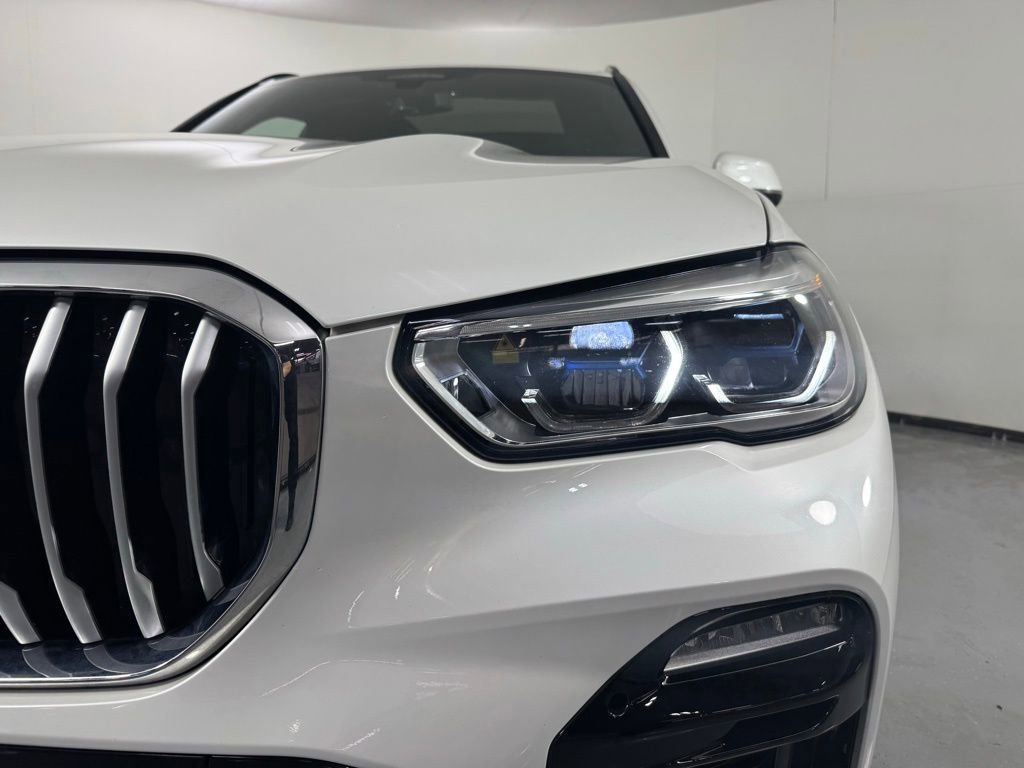 Used 2019 BMW X5 xDrive50i w/ M Sport Package AWD/4WD image 4