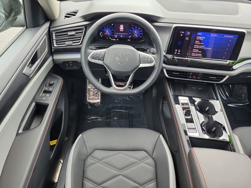 Certified 2026 Volkswagen Atlas Peak Edition AWD/4WD image 17