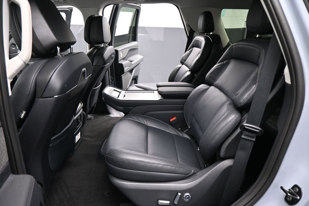 New 2026 Lincoln Navigator Reserve AWD/4WD image 11