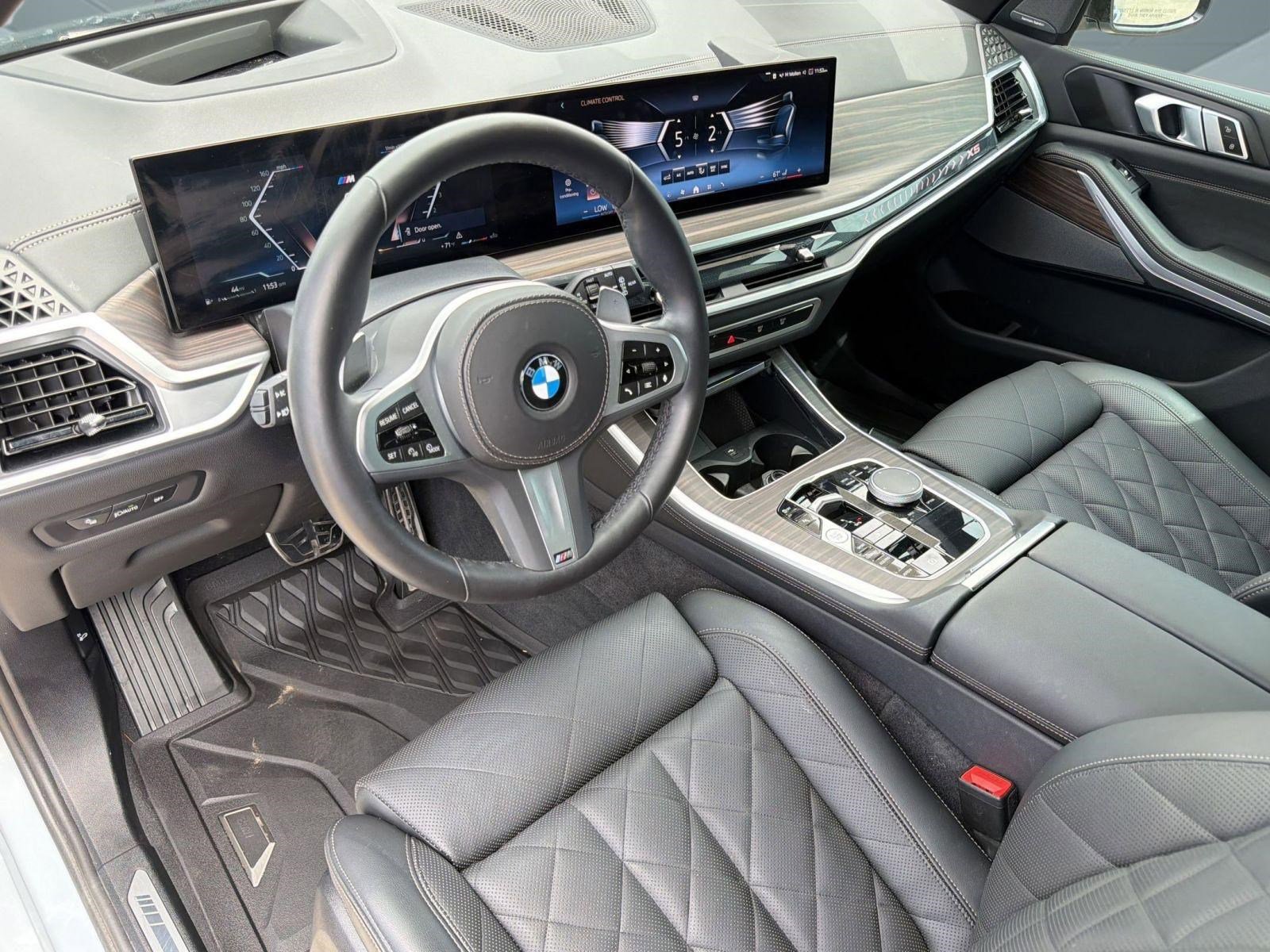 Used 2025 BMW X5 sDrive40i w/ M Sport Package image 4