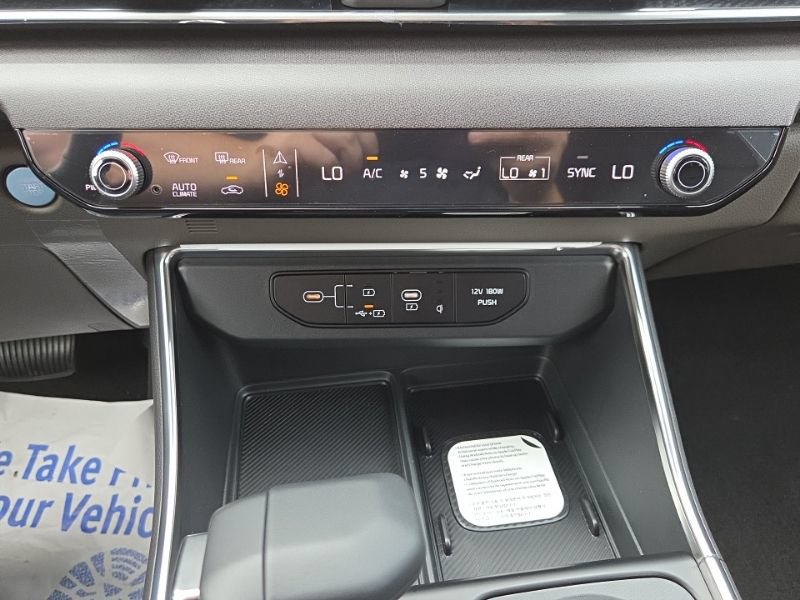 New 2027 Kia Carnival EX FWD image 41