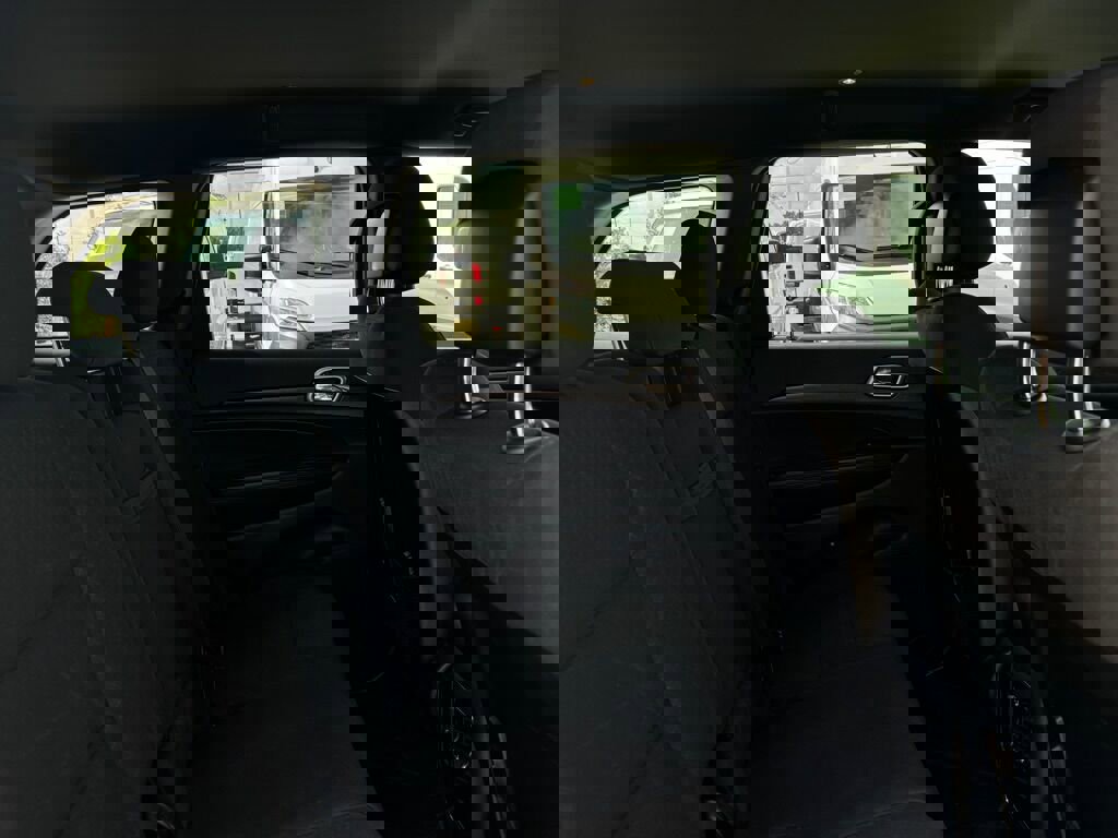 Used 2018 Jeep Grand Cherokee Laredo image 21