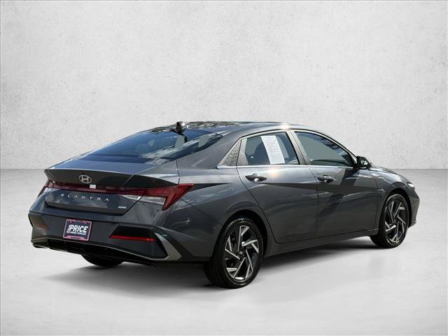 Certified 2025 Hyundai Elantra Limited image 5
