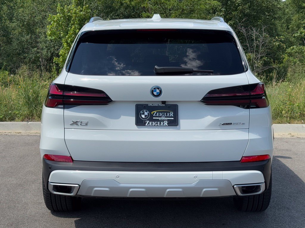 Used 2026 BMW X5 xDrive50e w/ Premium Package AWD/4WD image 5
