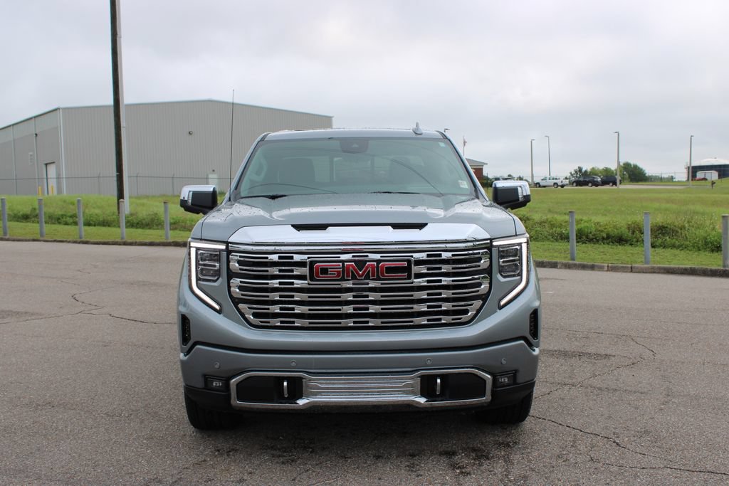 Used 2025 GMC Sierra 1500 Denali w/ Denali Reserve Package AWD/4WD image 4