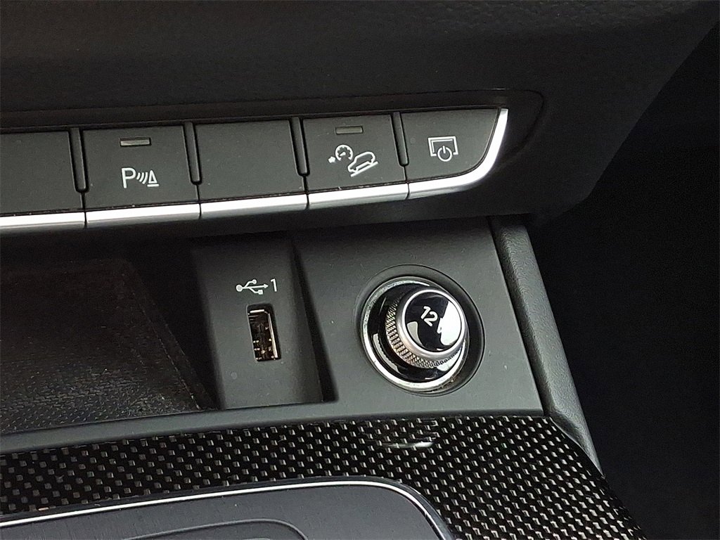 Used 2018 Audi SQ5 Premium Plus w/ Navigation Package image 26