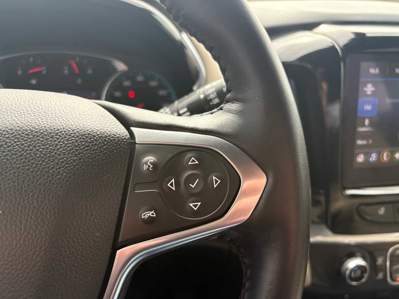 Used 2022 Chevrolet Traverse LT AWD/4WD image 16
