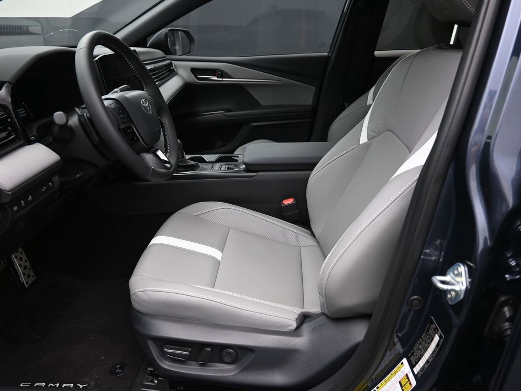Used 2026 Toyota Camry SE w/ Convenience Package image 21