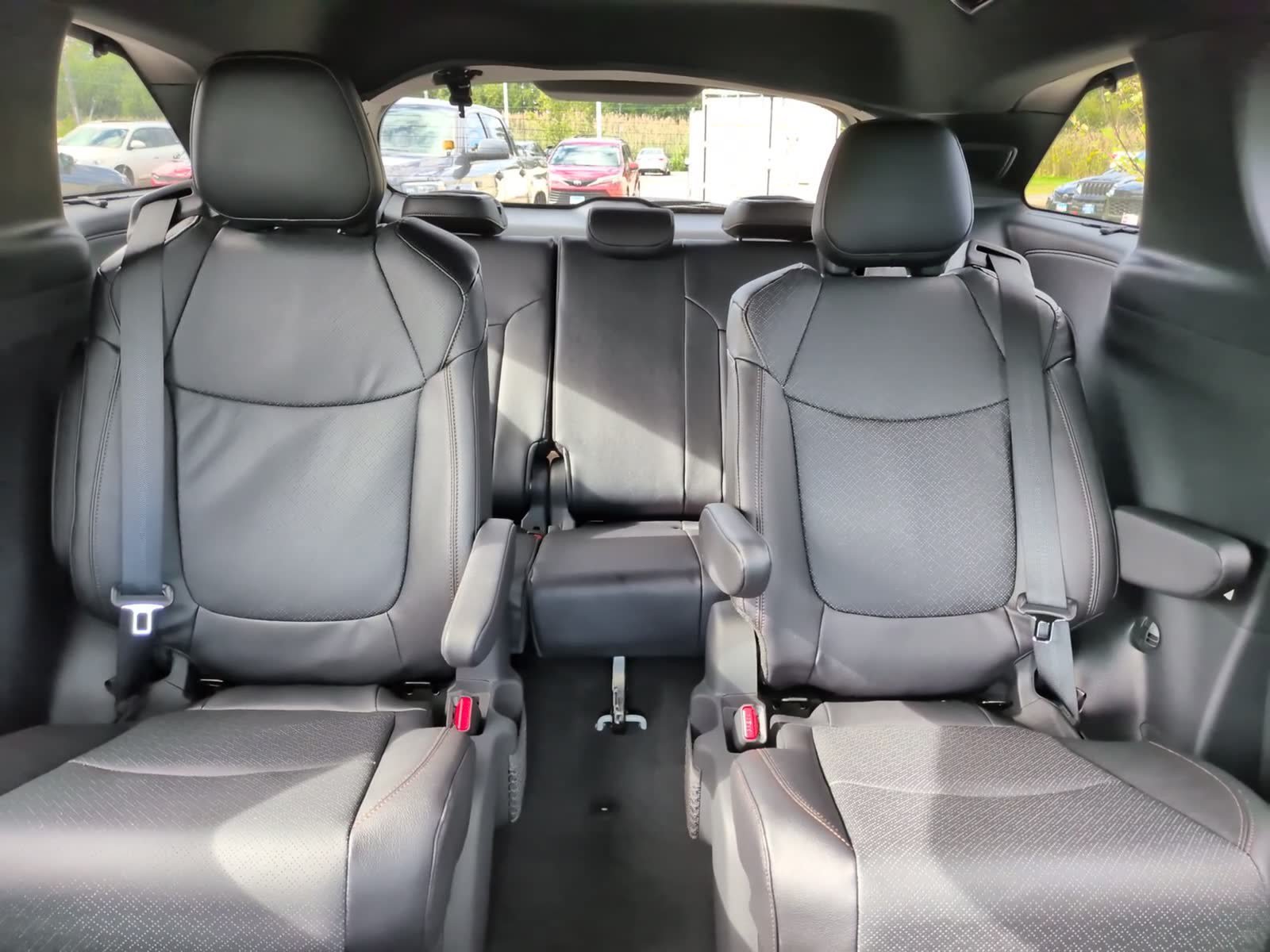 New 2026 Toyota Sienna Platinum AWD/4WD image 25