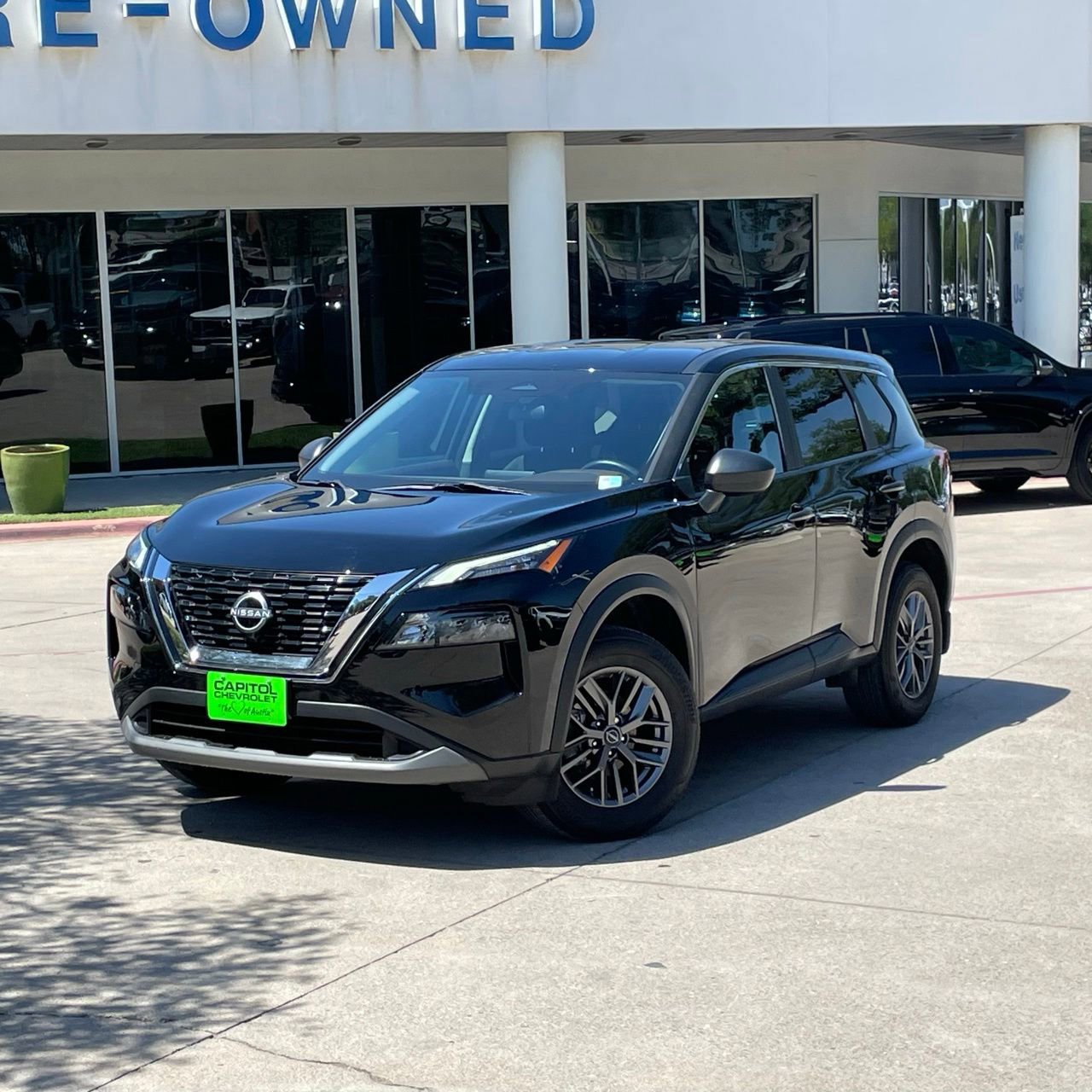 Used 2023 Nissan Rogue S AWD/4WD image 10