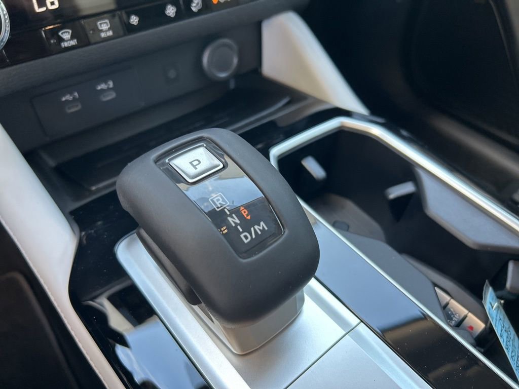 New 2025 Mitsubishi Outlander SE image 8