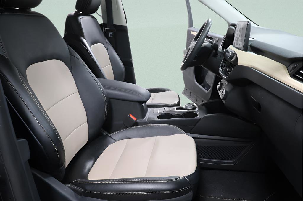 Used 2021 Ford Escape Titanium w/ Titanium Elite Package image 30