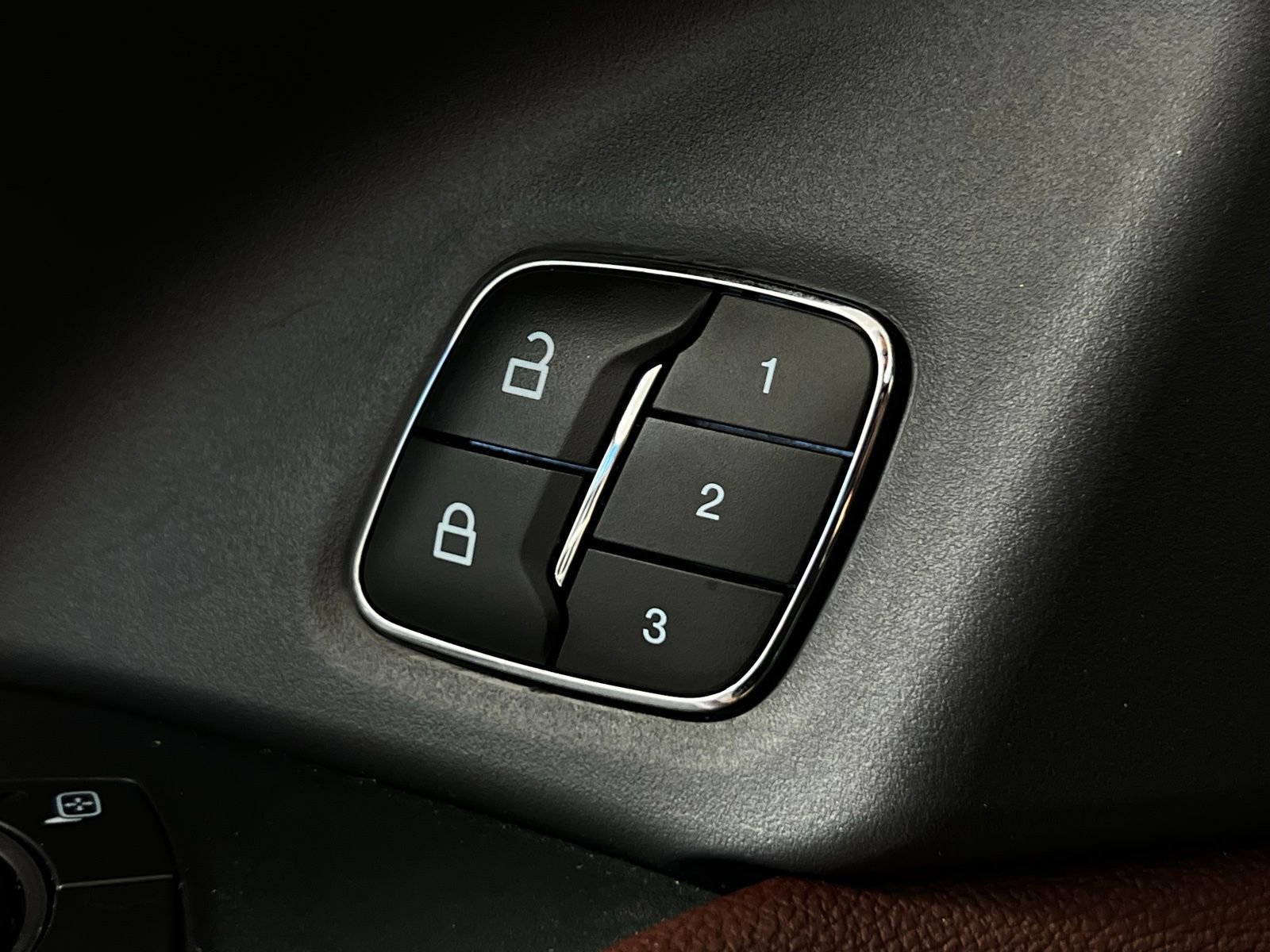 Used 2024 Ford Expedition Max Limited image 15