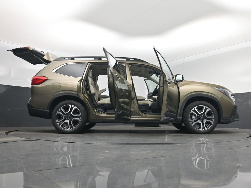 Used 2023 Subaru Ascent Limited w/ Technology Package image 7