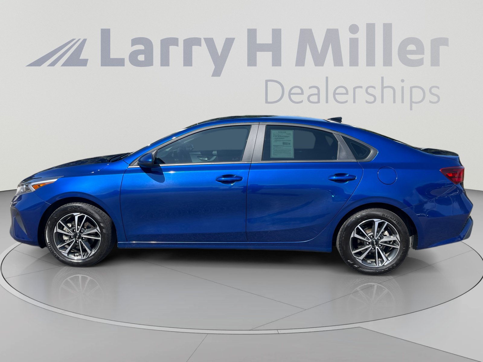 Used 2024 Kia Forte LXS FWD image 2