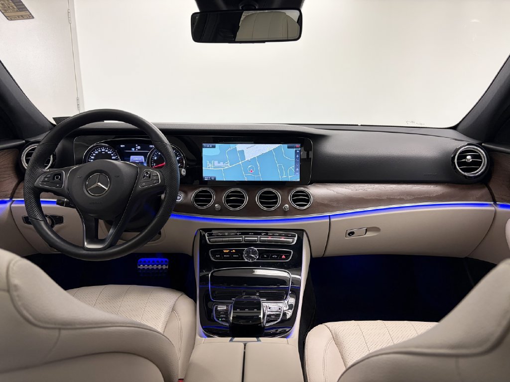 Used 2017 Mercedes-Benz E 300 4MATIC image 2