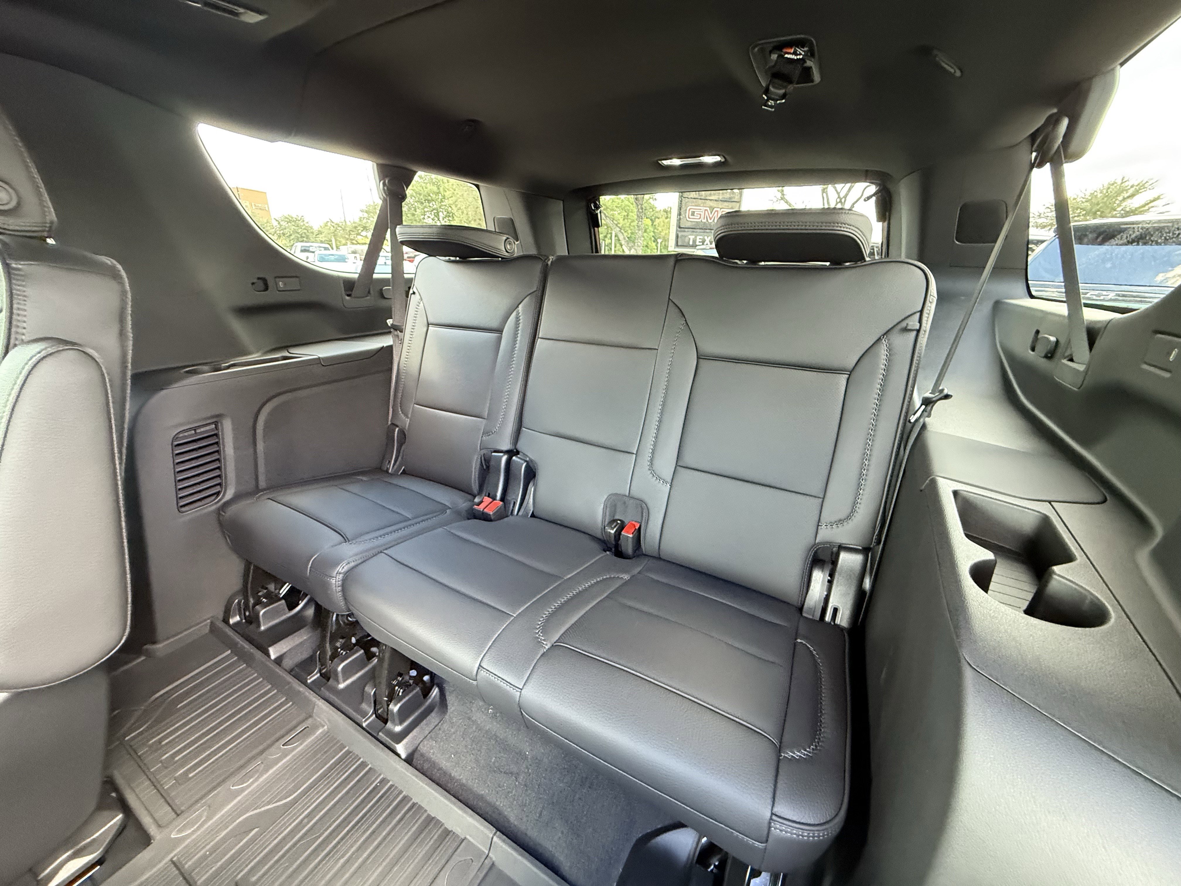 New 2026 GMC Yukon XL Denali w/ Sun & Power Step Package RWD image 15