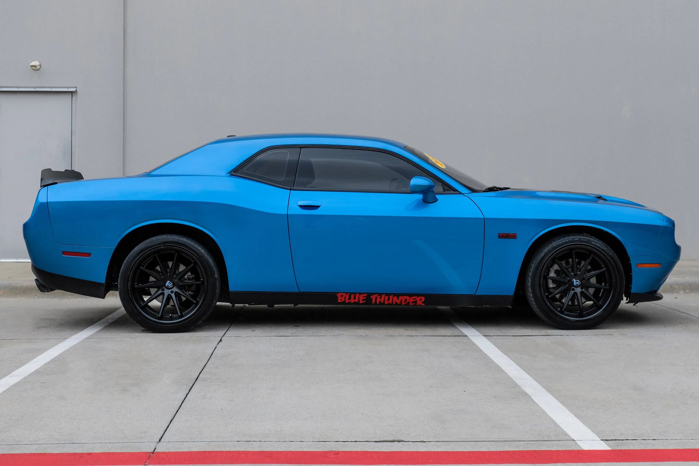 Used 2015 Dodge Challenger R/T w/ Quick Order Package 28B R/T RWD image 3