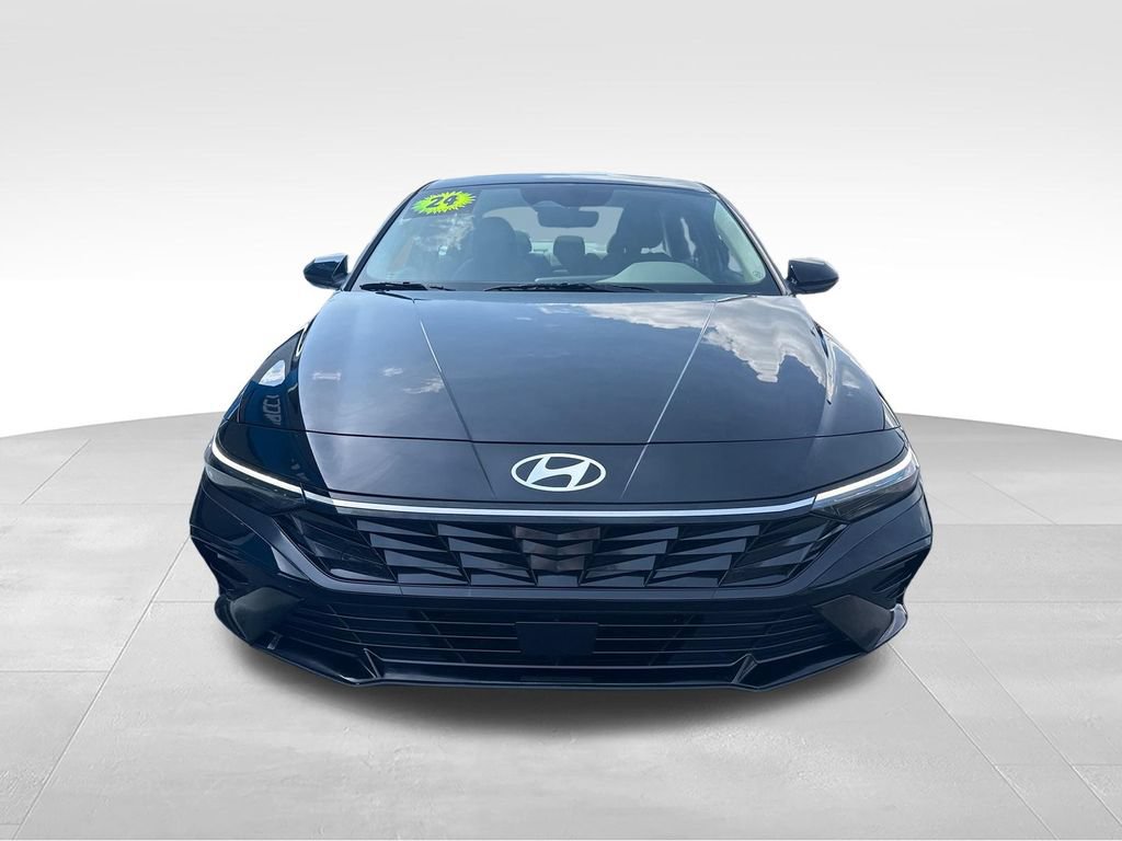 Used 2024 Hyundai Elantra SEL w/ Convenience Package FWD image 9