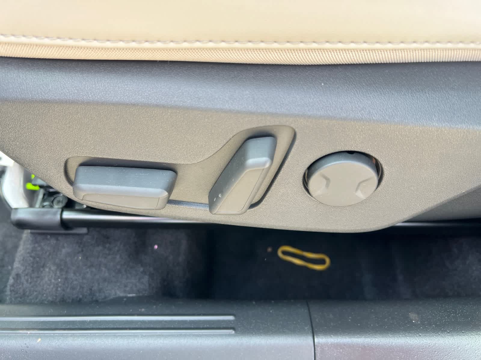Certified 2025 Kia Niro EX FWD image 18