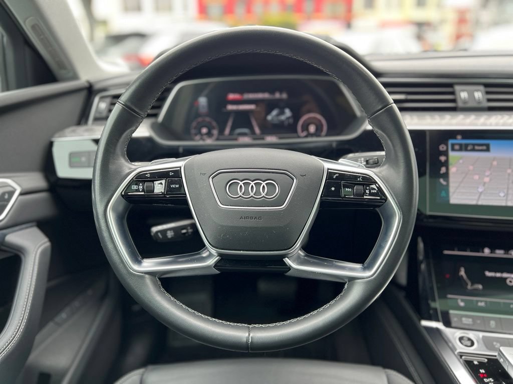 Used 2022 Audi e-tron Premium AWD/4WD image 34