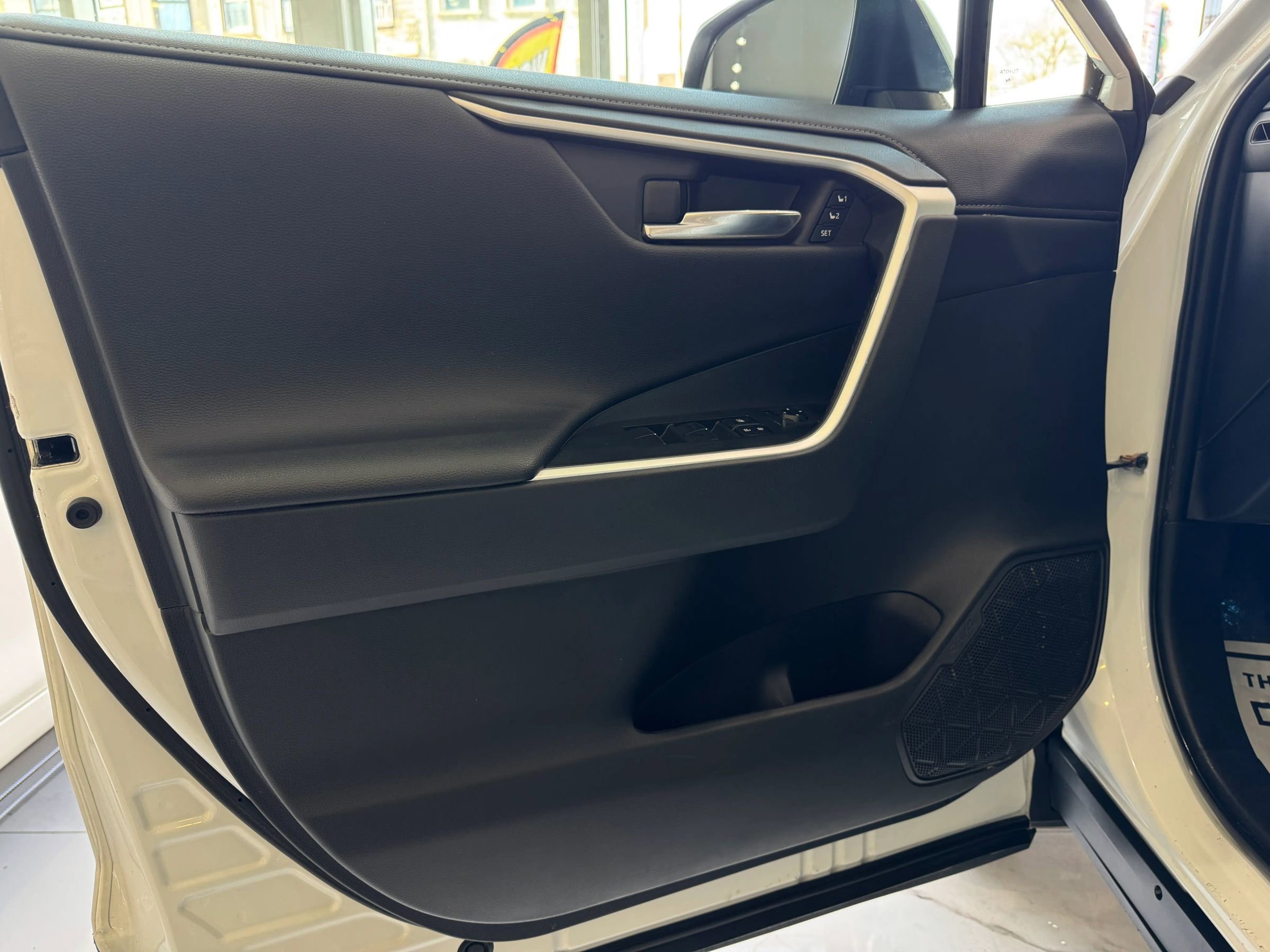 Used 2020 Toyota RAV4 Limited w/ Limited Grade Weather Package image 11