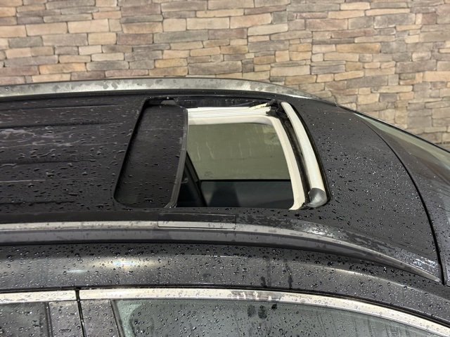 Used 2022 Toyota Corolla Cross XLE w/ Convenience Package image 2