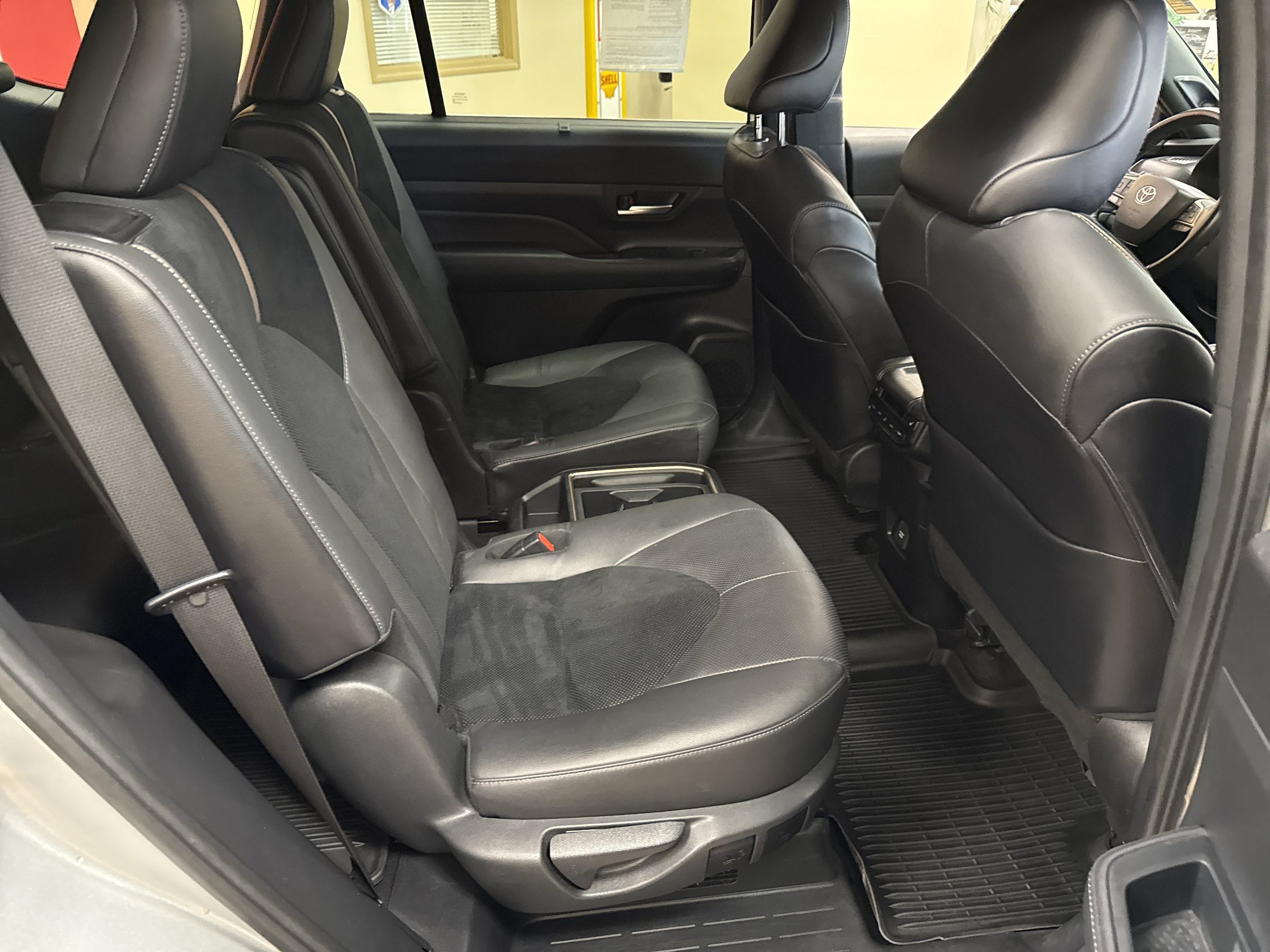 Used 2024 Toyota Grand Highlander AWD Hybrid image 21