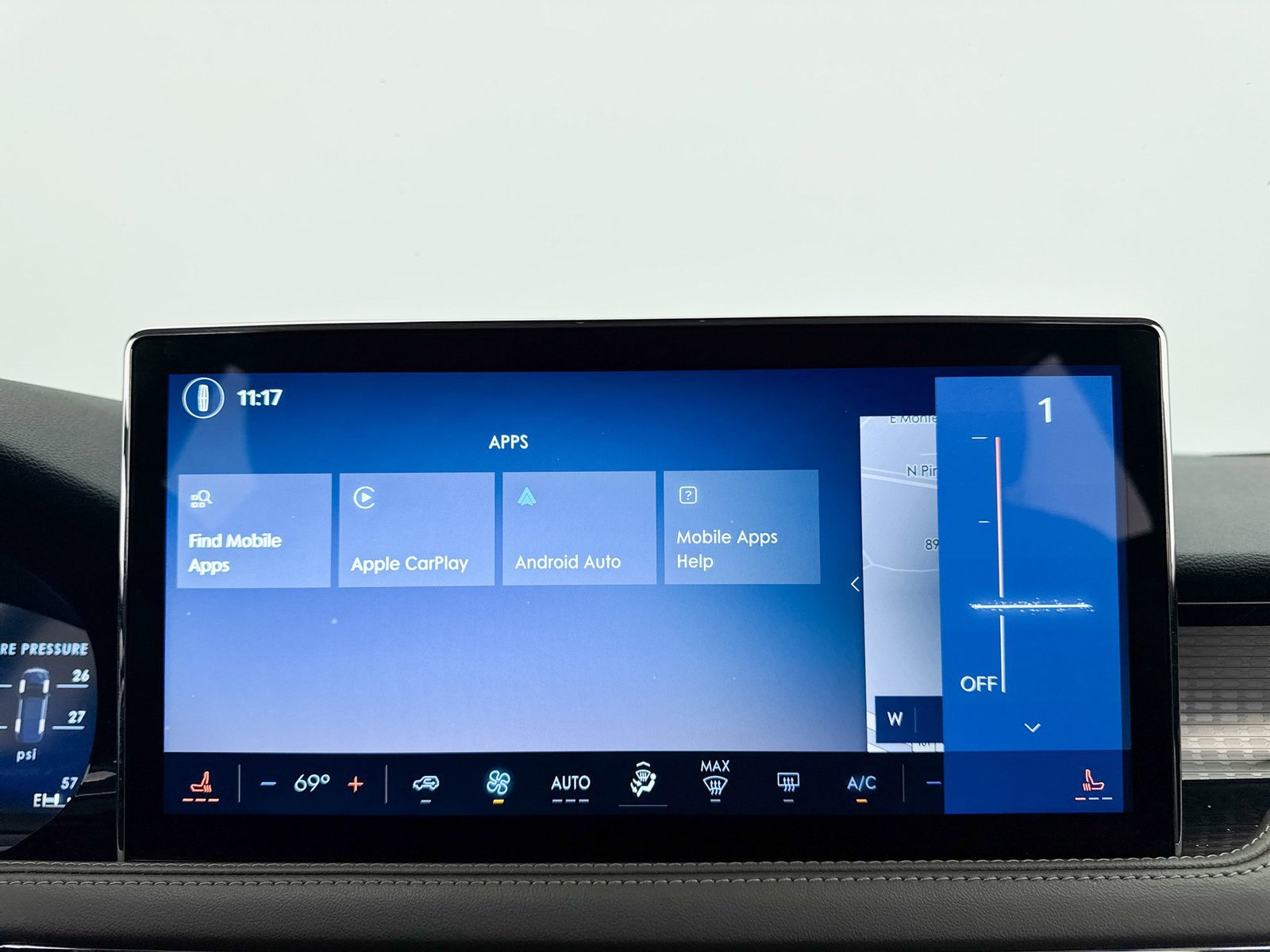 Used 2024 Lincoln Corsair FWD image 28