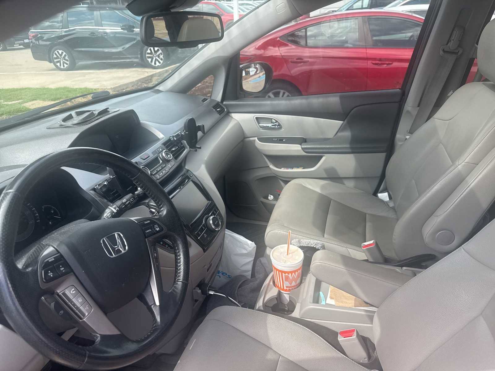 Used 2016 Honda Odyssey Touring image 2