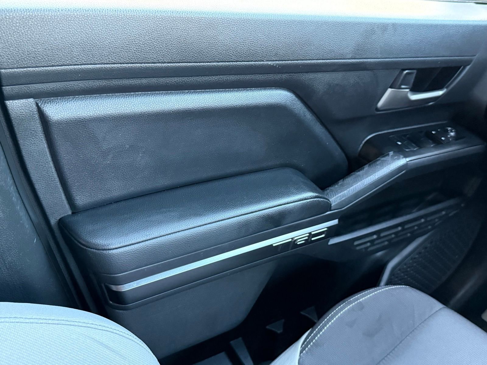 Used 2025 Toyota Tacoma TRD Off-Road AWD/4WD image 33