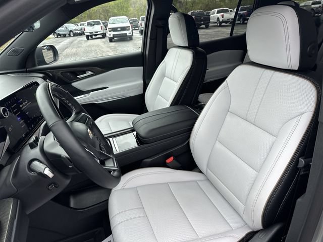 Used 2025 Chevrolet Traverse High Country w/ LPO, Floor Liner Package AWD/4WD image 15