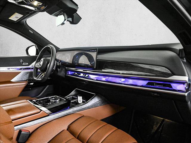Used 2023 BMW 760i xDrive image 24