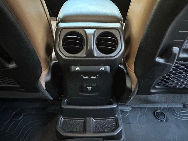 Used 2022 Jeep Wrangler Unlimited Rubicon w/ LED Lighting Group image 34
