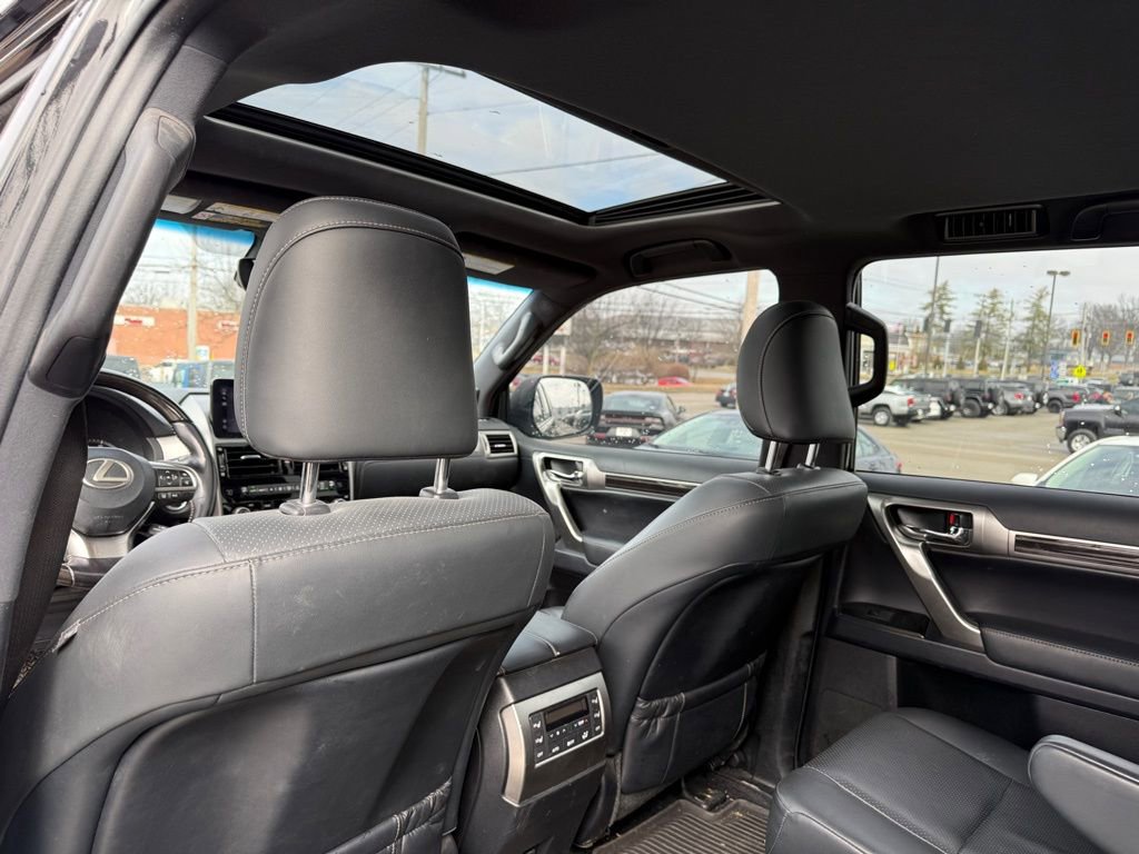 Used 2022 Lexus GX 460 Luxury w/ Sport Design Package image 24