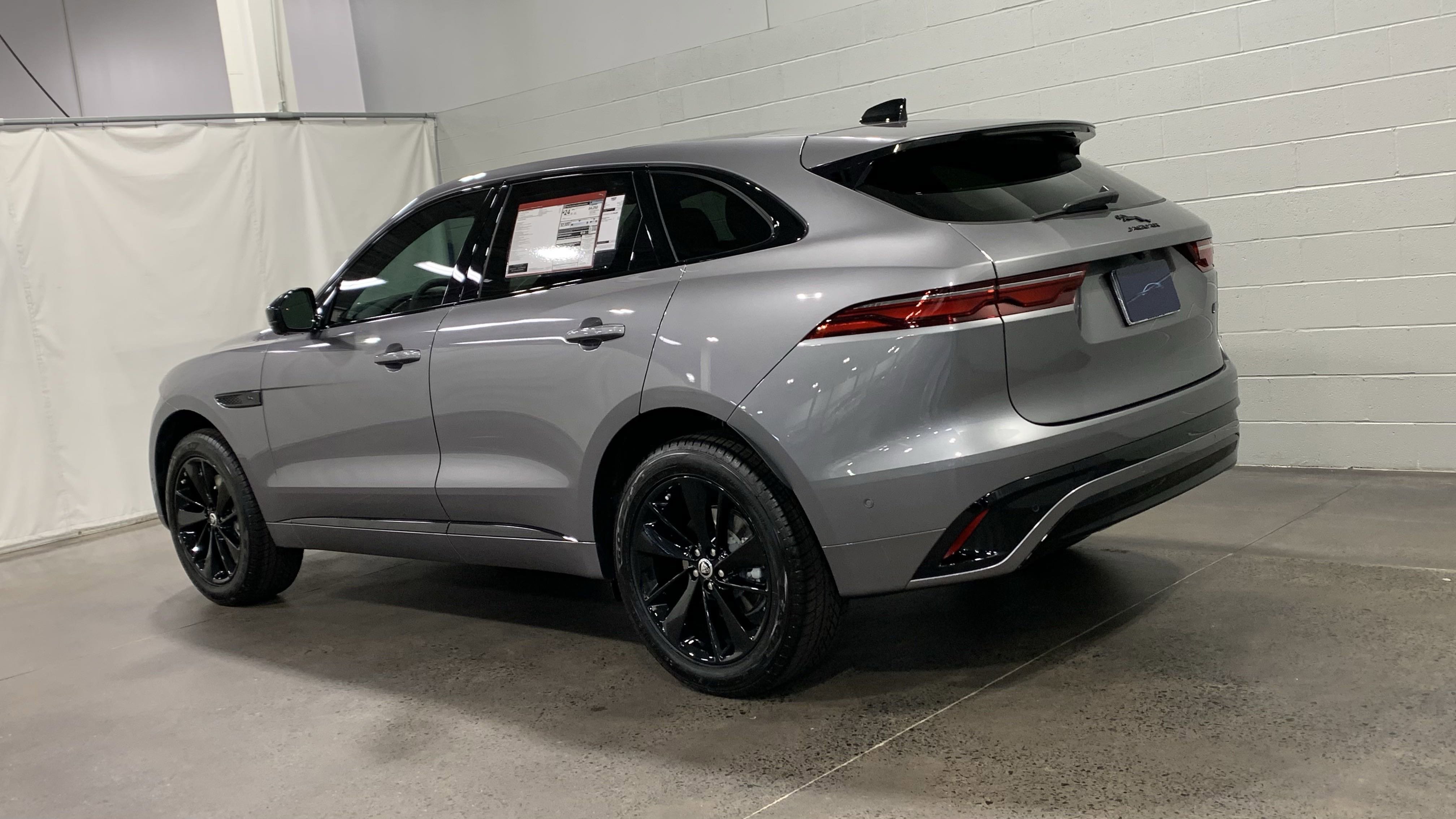 New 2026 Jaguar F-PACE R-Dynamic S image 12