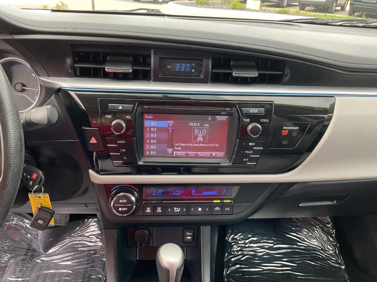 Used 2016 Toyota Corolla LE image 18