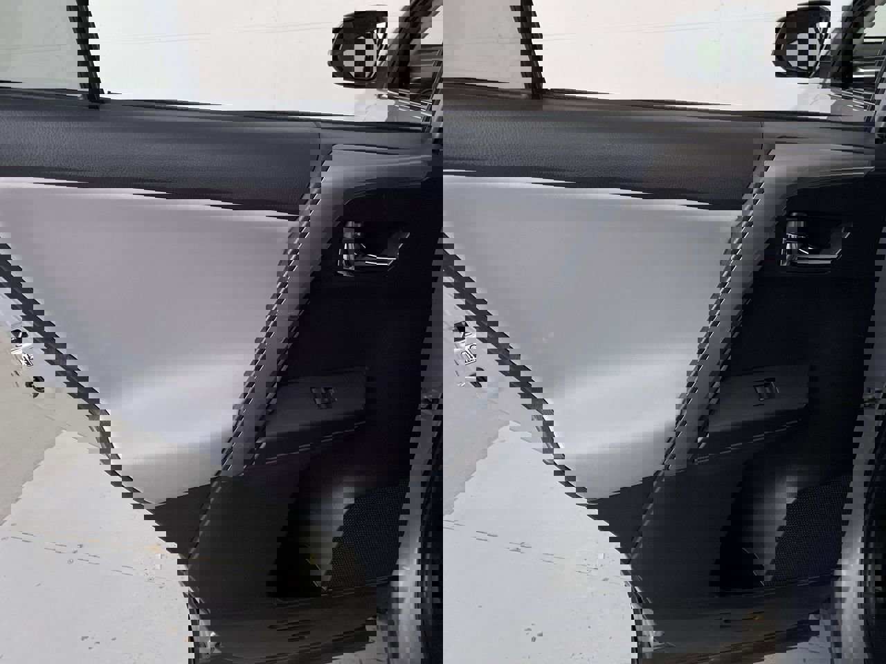 Used 2018 Toyota RAV4 XLE image 20