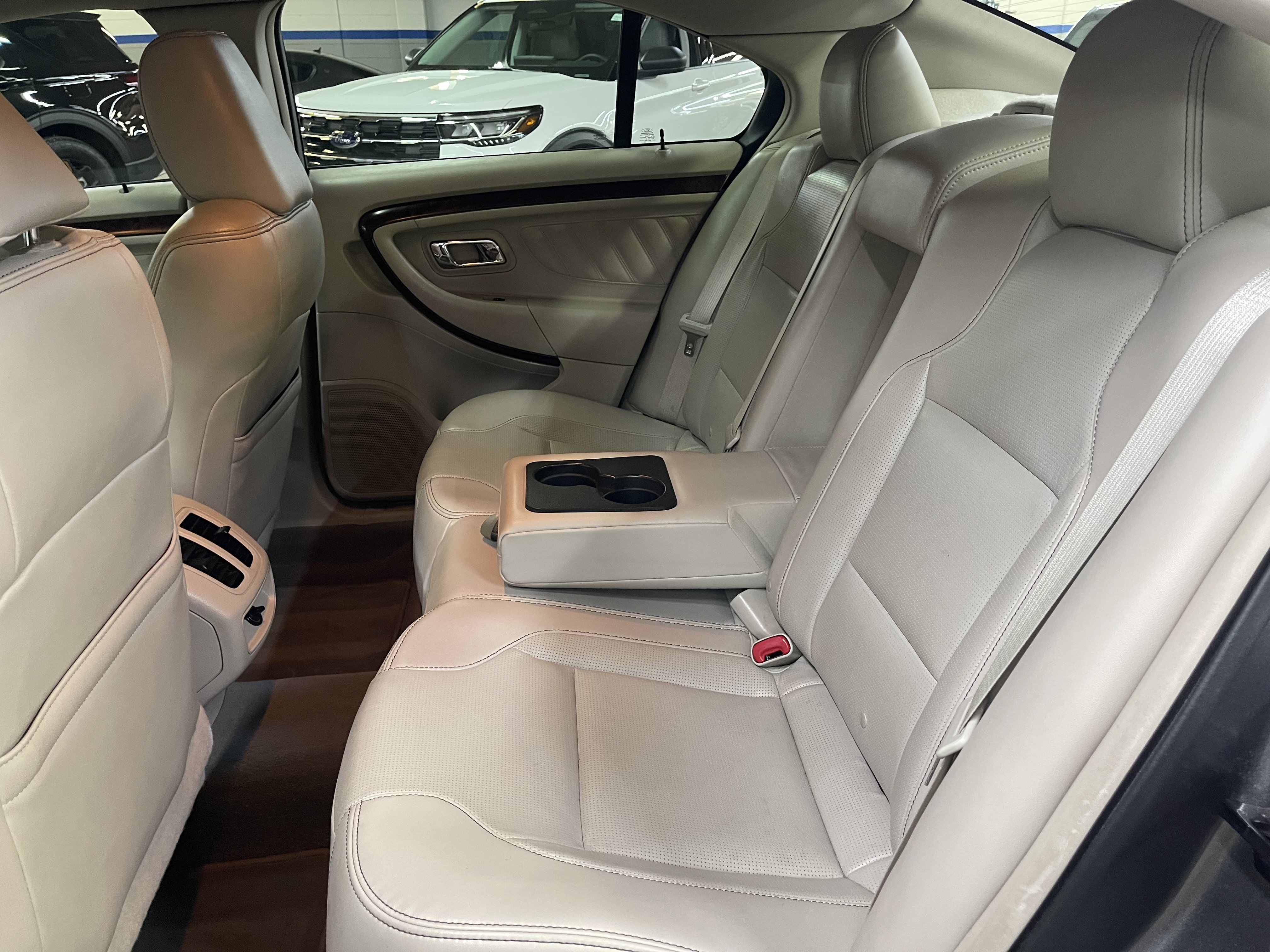 Used 2011 Ford Taurus Limited w/ 302A Rapid Spec Order Code image 15